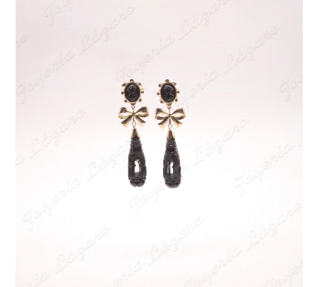 PEND.ORO 18KTS CORALINA NEGRO 10X8, CARA+LAZO+CHUPON CALADO 58MM                                    