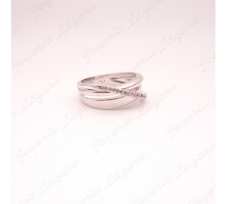 SORTIJA ORO 18 KTS BL. CIRCONITAS DIAGOBNAL ENGASTADAS                                              