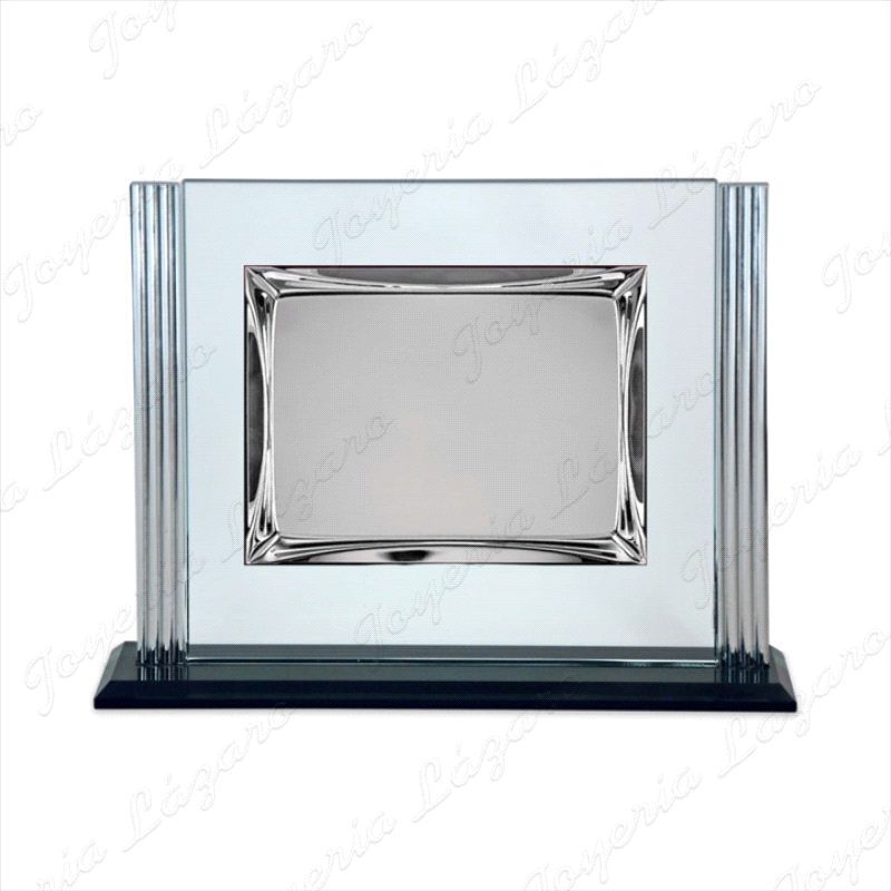 PLACA CONMEMORATIVA CRISTAL ADORNO LATERAL PLATEADO BASE NEGRA 27X22CM                              