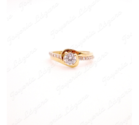 SORTIJA ORO 18 KTS SOLITARIO BRAZOS MICROCIRCO.