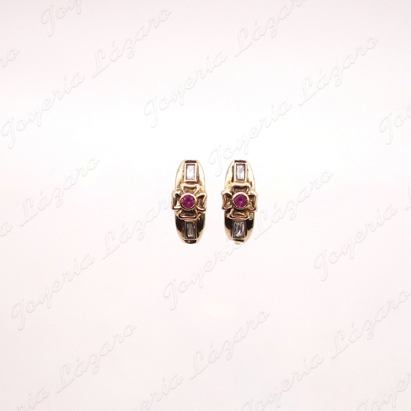 PEND. ORO 18KT OCASION CRUZ RUBI EN CENTRO + CIRCO BAGUETTE C.CAT                                   
