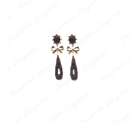 PEND. ORO 18KT OCASION CHUPONES NEGROS VENTANA +LAZO                                                