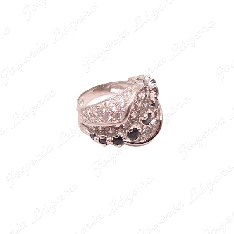 SORTIJA ORO 18 KTS BL. CIRCONITAS PAVE+ZAFIROS EN DIAGONAL