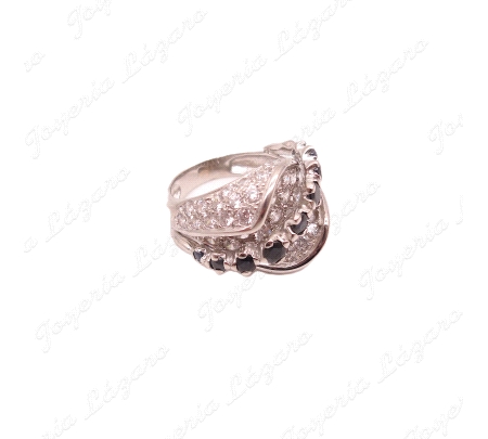 SORTIJA ORO 18 KTS BL. CIRCONITAS PAVE+ZAFIROS EN DIAGONAL