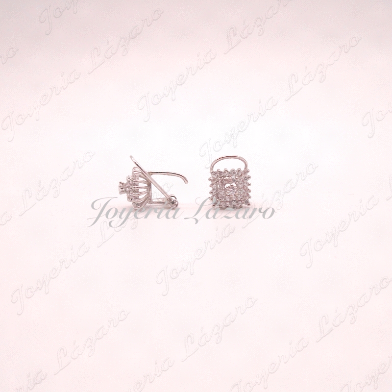 PEND. 18KTS BL. OMEGA ROSETON CIRCO, CUADRDAO