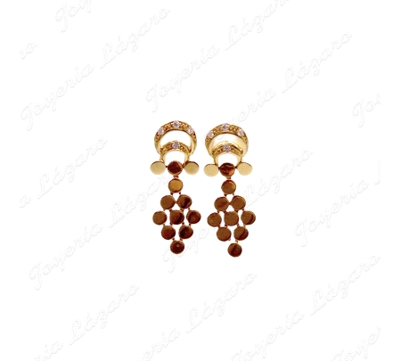 PEND. 18KTS LARGO RACIMO CHAPAS CIRCULO C. PRES.