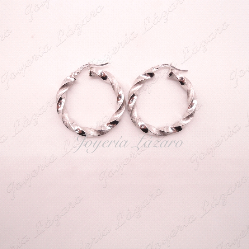 PEND. 18KTS AROS BL. BRILLO/MATERIZADOS 3MM X21MM INT