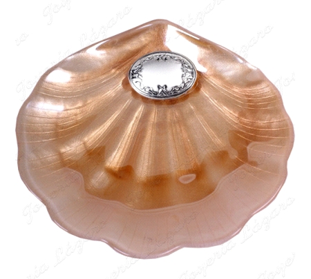 Concha de bautismo de cristal (Nacar) con estuche y aplique plata bilaminada. 14x14 cm