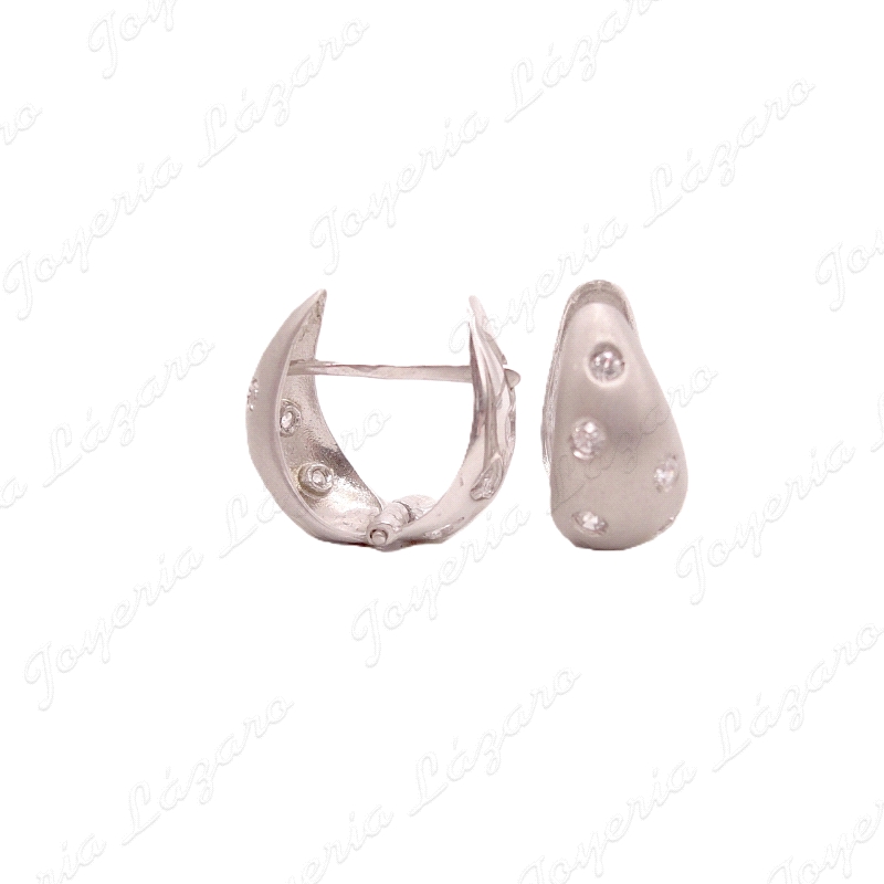 PEND. 18KTS BL. MATE BRILLO DISEÑO CIERRE