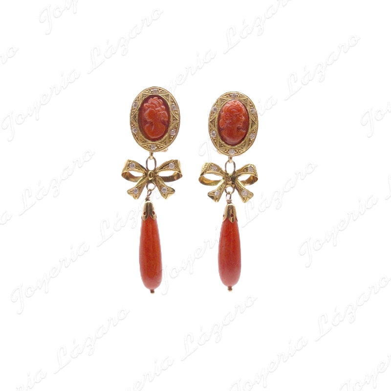 PEND. 18KTS CORAL FINO LAZO CHUPONES OMEGA