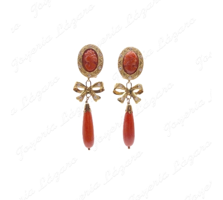 PEND. 18KTS CORAL FINO LAZO CHUPONES OMEGA