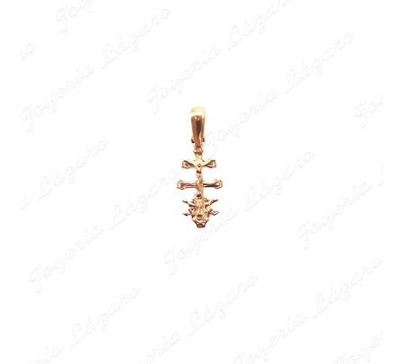 CRUZ DE CARAVACA ORO 18 KTS CRISTO RELIEVE ASA TRIANGULO 7X16MM                                     