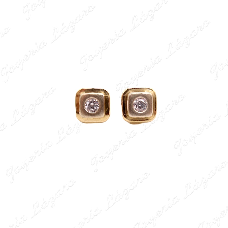 PEND. TORN. ORO 18KT OCASION CUADRADOS 1 CIRCO CENTRO MATE Y BRILLO                                 